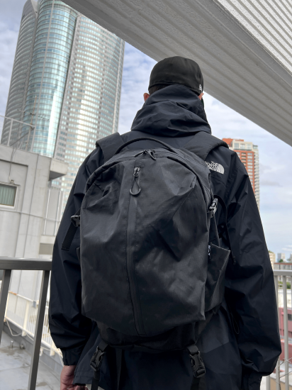 MinZ air Pack for MacBook & Apple Devices ブラックジップタグ