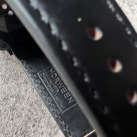 MP2L Horween Leather Band Stitch ブラック／ブラックステッチ（チタニウムラグ）