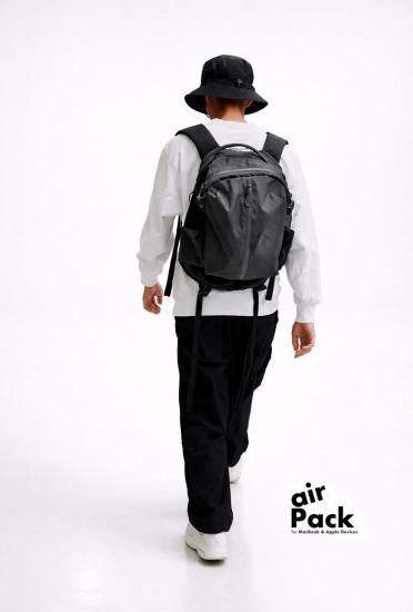 MinZ air Pack for MacBook & Apple Devices ブラックジップタグ