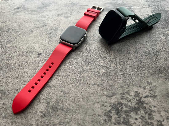 MinZ FKM mono Band レッド（シルバー金具）