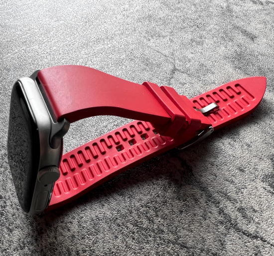 MinZ FKM mono Band レッド（シルバー金具）