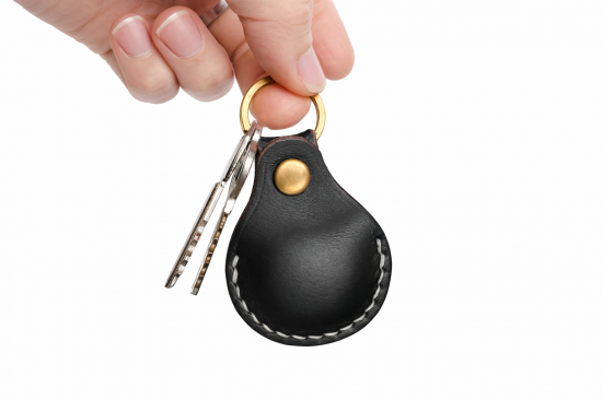 MinZ Horween Leather Keychain for AirTag ブラック