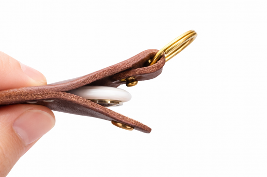 MinZ Horween Leather Keychain for AirTag ブラウン