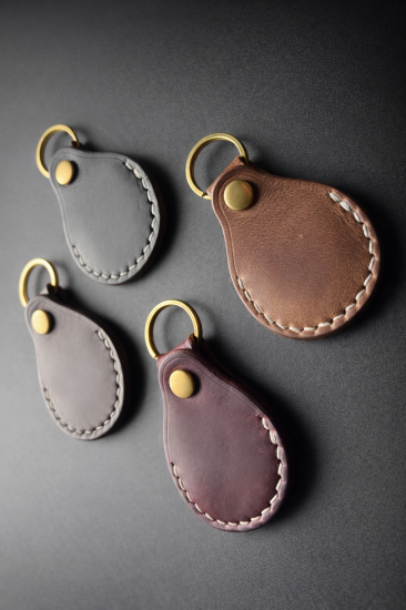 MinZ Horween Leather Keychain for AirTag ブラウン